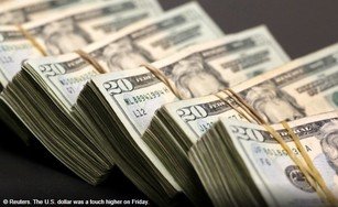 El dólar pierde terreno frente a la mayoría de sus pares ante el cierre de conversaciones de Estados Unidos y China