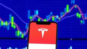 Tesla vērtība 7 dienās pieaug par 28%. Laiks pievienoties braucienam?