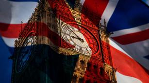 Mit jelenthet a két végső esélyes az Egyesült Királyság piacai számára