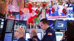 Stocks rise to record highs as Santa Claus rally continues - 31.12.2020