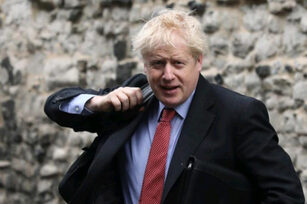 Boris Johnson retoma sus promesas de campaña para reivindicarse ante los votantes
