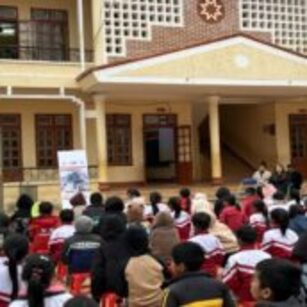 XM Membawa Teknologi ke Sekolah Pelosok Vietnam